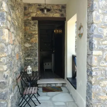 בית נופש On The Rocks Myrto - Holiday House 30m From The Sea *